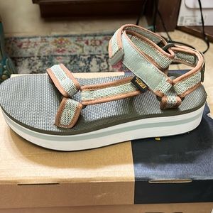 Teva flatworm sandals-mesh print